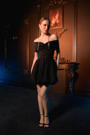 Siyah Düşük Omuzlu Balon Etek Detaylı Mini Elbise