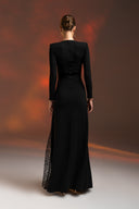 Siyah Dantel Yırtmaç Detaylı Uzun Elbise