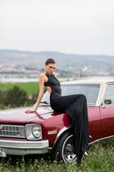 Siyah Saten Sırt Dekolteli Kuyruk Detaylı Uzun Elbise