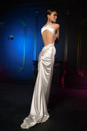 Beyaz Saten Sırt Dekolteli Kuyruk Detaylı Uzun Elbise