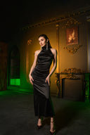 Siyah Saten Sırt Dekolteli Yırtmaç Detaylı Elbise