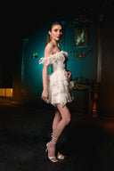 Beyaz Payetli Dantel Düşük Omuz Mini Elbise