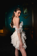 Beyaz Payetli Dantel Düşük Omuz Mini Elbise